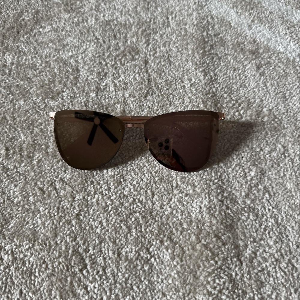 Stylish Rose-Gold Sunglasses